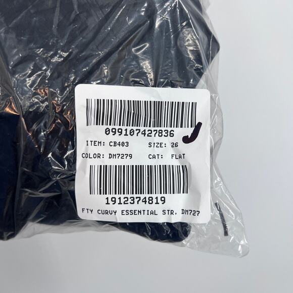 J.Crew Curvy essential straight black jean in all-day stretch - Picture 4 of 5